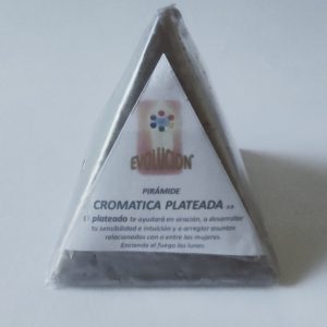 Vela Pirámide Cromática Plateada